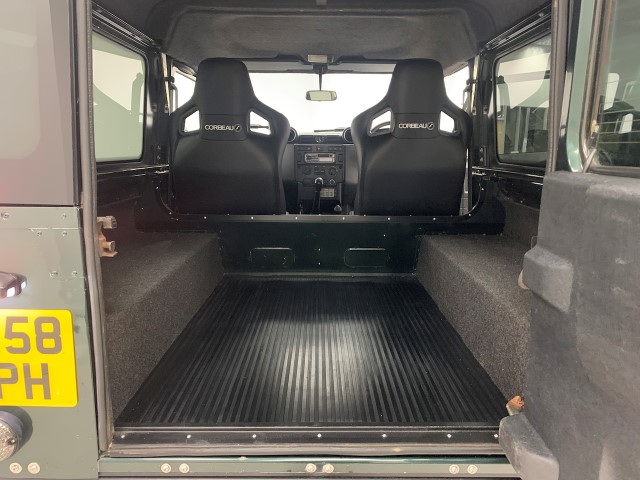 Land Rover Defender 1990 - 2007 (Without Rear Seats) Fully Tailored Boot Liner