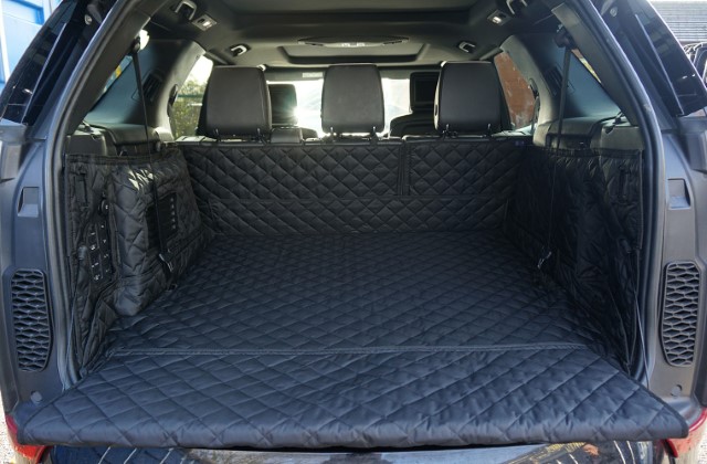 Land Rover Discovery 5 2017 - Present (Without Dog Guard In Use) (With Air Vent) Fully Tailored Boot Liner